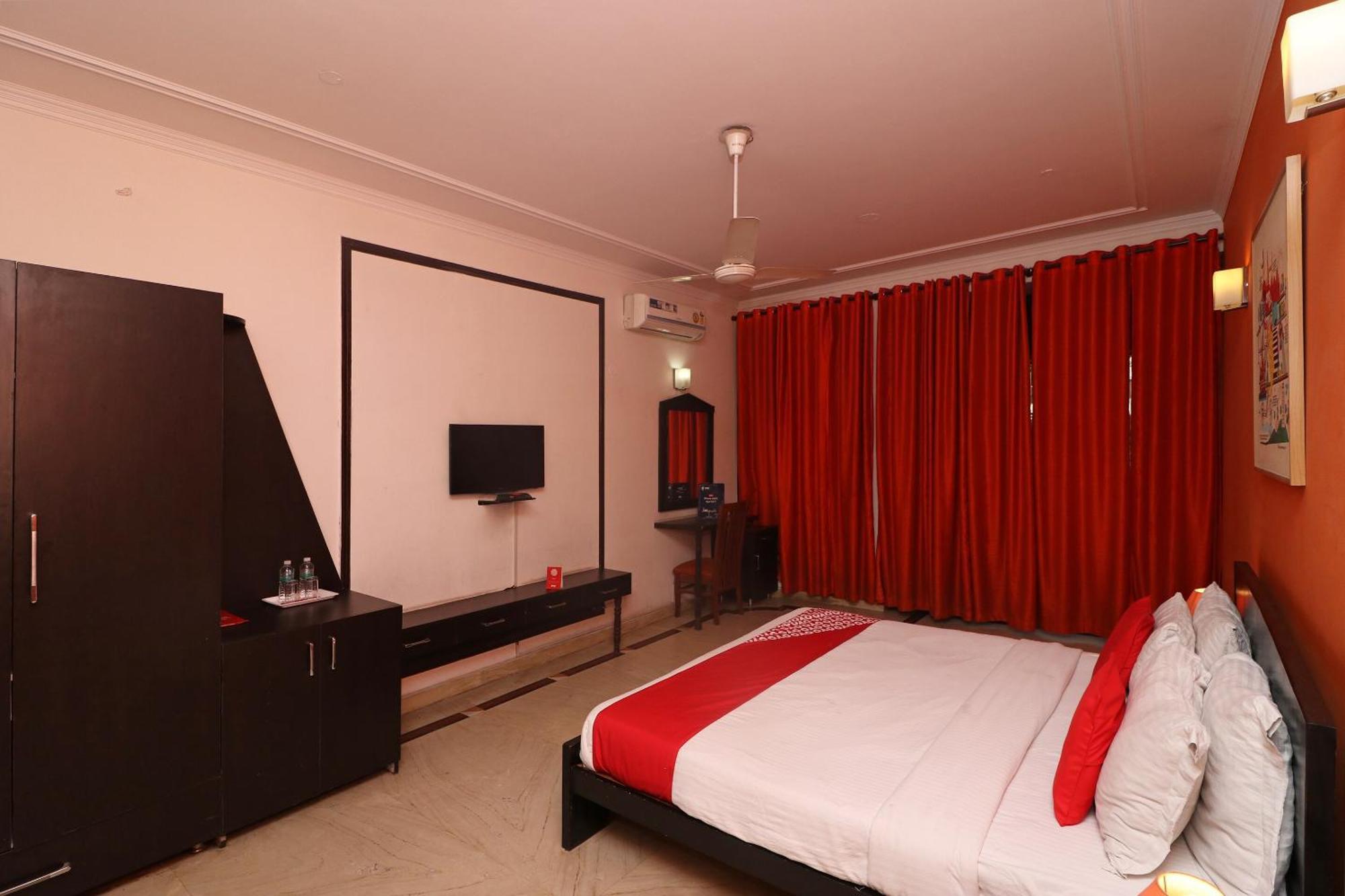 Hotel O Rk Residency Sohana Ngoại thất bức ảnh